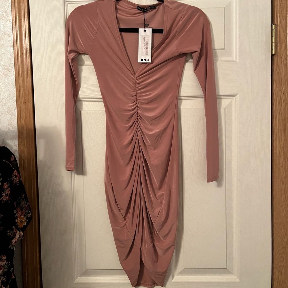 Deep V blush boohoo dress